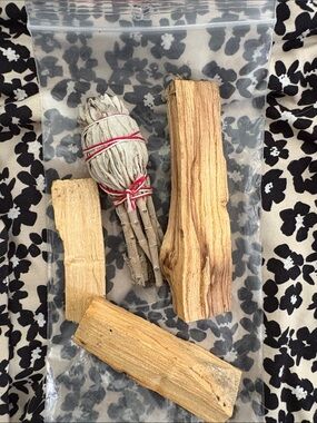 New White Sage Smudge Bundle with Natural Palo Santo Sticks